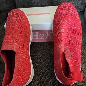 H2K slip on shoes